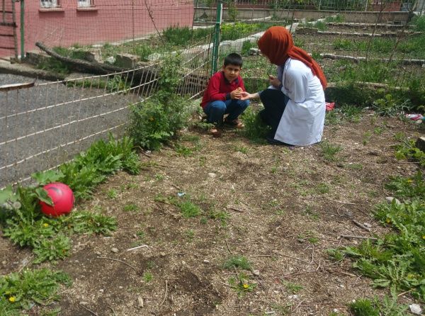 EFE CAN BAHÇEDE :-)